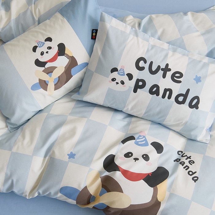 91家纺网 家纺一手货源 找家纺 RYB红黄兰 开学季2025新款ins设计师原创13372大版卡通数码印花40s全棉纯棉三件套四件套 太空熊猫