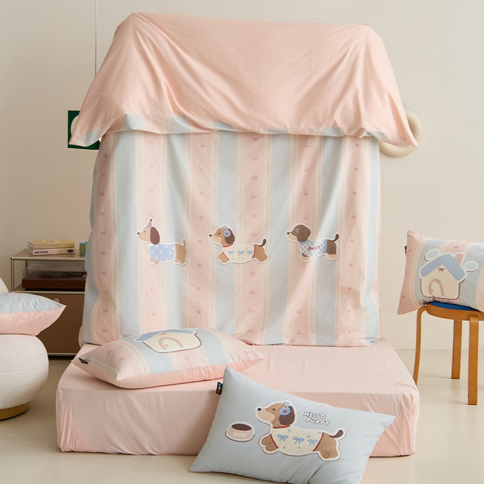 91家纺网 家纺一手货源 找家纺 RYB红黄兰 开学季2025新款ins设计师原创13372大版卡通数码印花40s全棉纯棉三件套四件套 甜心腊肠狗