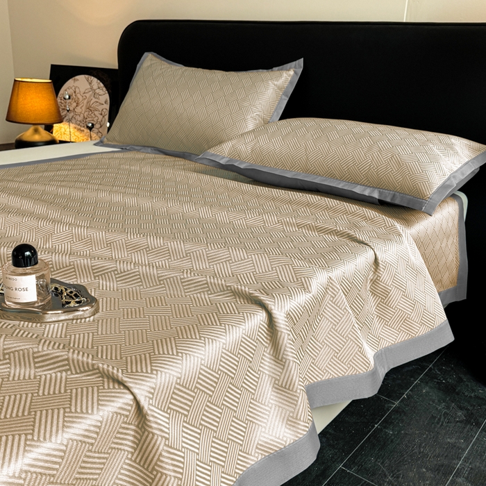 91家纺网 家纺一手货源 找家纺 红嘴企鹅2025新款人字纹提花冰丝凉席（量大可聊 ） 人字纹提花-咖啡