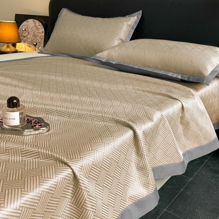 91家纺网 家纺一手货源 找家纺 红嘴企鹅2025新款人字纹提花冰丝凉席（量大可聊 ） 人字纹提花-咖啡