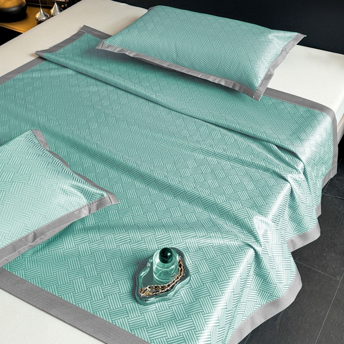 91家纺网 家纺一手货源 找家纺 红嘴企鹅2025新款人字纹提花冰丝凉席（量大可聊 ） 人字纹提花-绿色