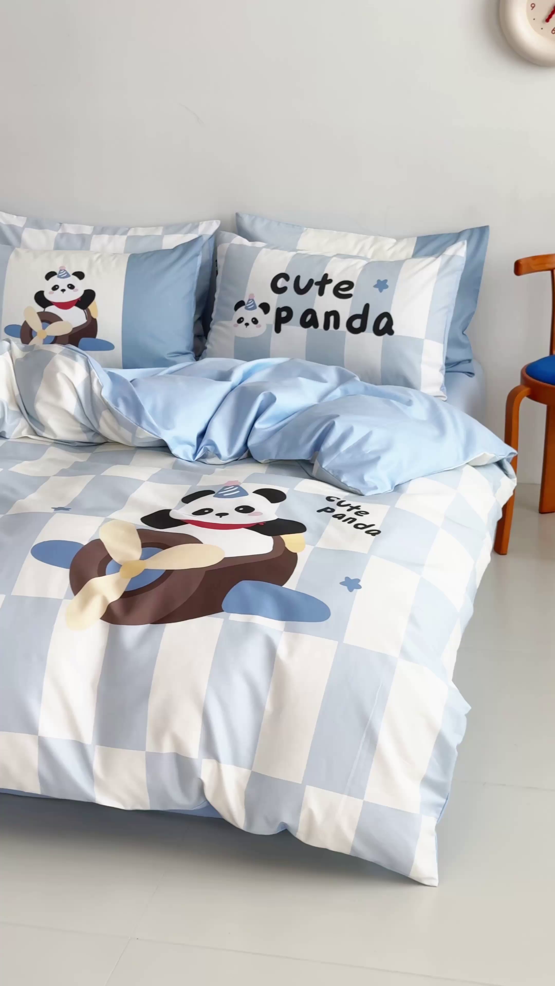 91家纺网 家纺一手货源 找家纺 RYB红黄兰 开学季2025新款ins设计师原创13372大版卡通数码印花40s全棉纯棉三件套四件套 太空熊猫