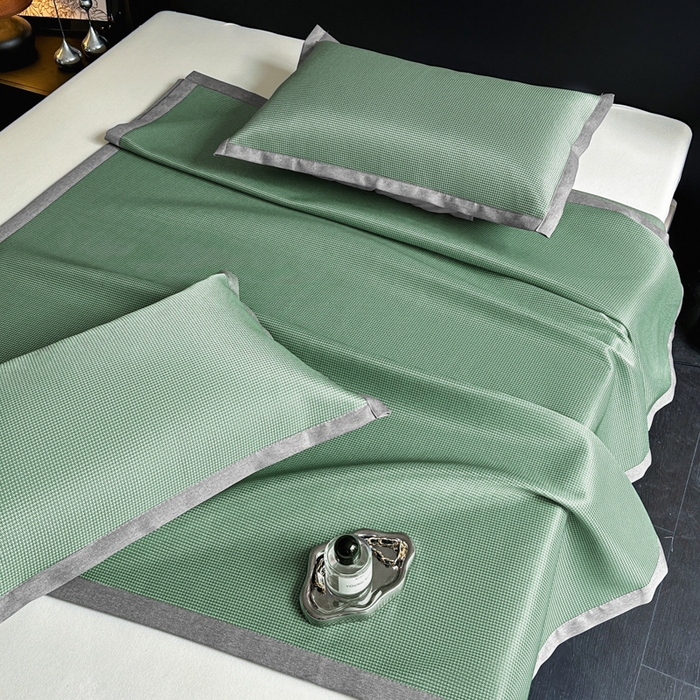 91家纺网 家纺一手货源 找家纺 （总）红嘴企鹅2025新款千鸟格提花冰丝凉席（量大可聊）