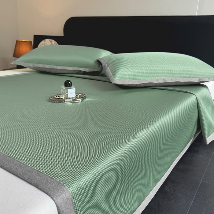 91家纺网 家纺一手货源 找家纺 （总）红嘴企鹅2025新款千鸟格提花冰丝凉席（量大可聊）