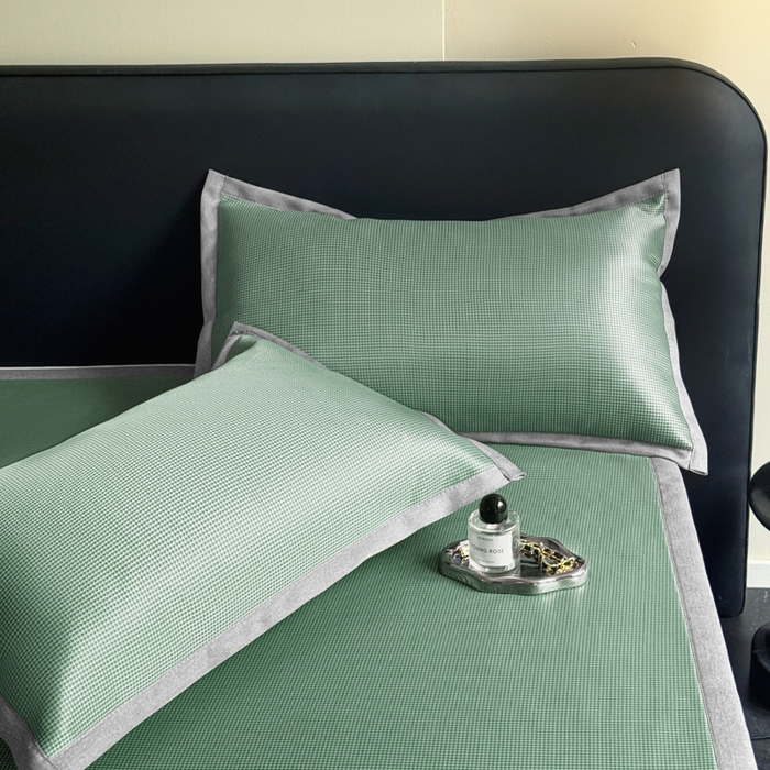 91家纺网 家纺一手货源 找家纺 （总）红嘴企鹅2025新款千鸟格提花冰丝凉席（量大可聊）