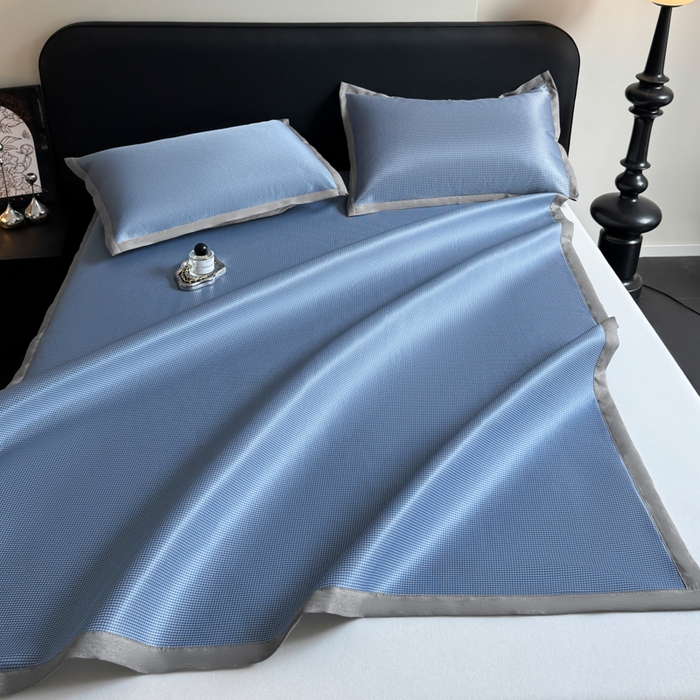 91家纺网 家纺一手货源 找家纺 红嘴企鹅2025新款千鸟格提花冰丝凉席（量大可聊） 千鸟格-提花蓝