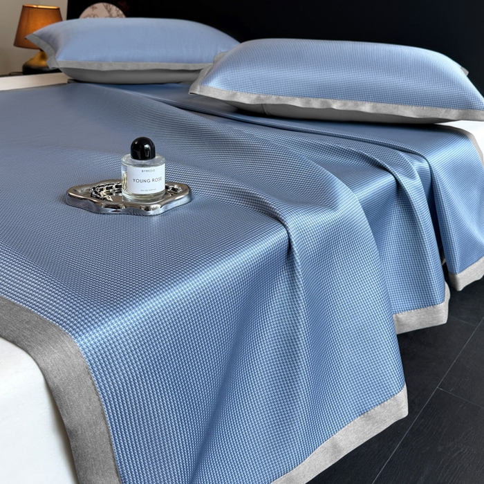 91家纺网 家纺一手货源 找家纺 红嘴企鹅2025新款千鸟格提花冰丝凉席（量大可聊） 千鸟格-提花蓝
