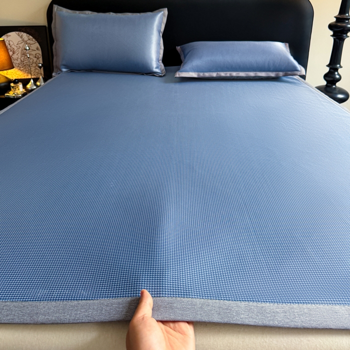 91家纺网 家纺一手货源 找家纺 红嘴企鹅2025新款千鸟格提花冰丝凉席（量大可聊） 千鸟格-提花蓝