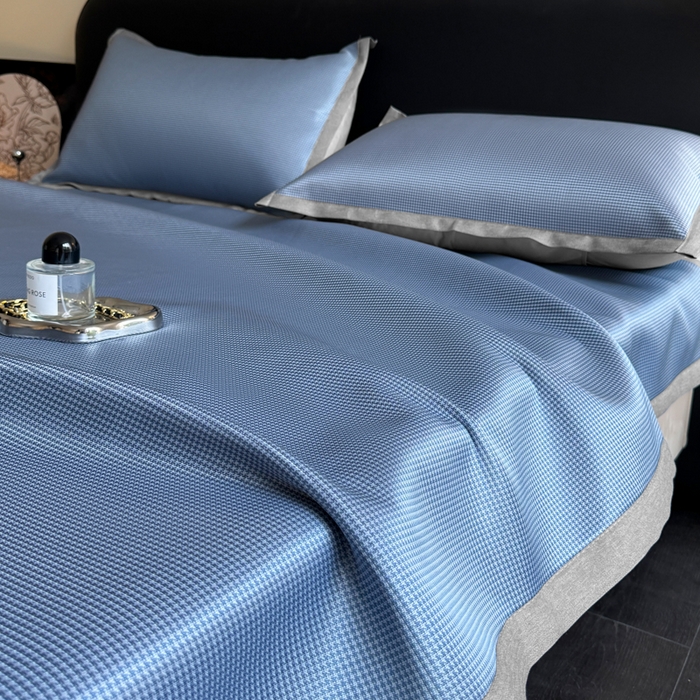 91家纺网 家纺一手货源 找家纺 红嘴企鹅2025新款千鸟格提花冰丝凉席（量大可聊） 千鸟格-提花蓝