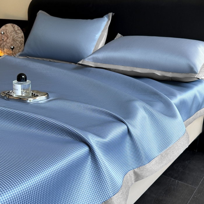 91家纺网 家纺一手货源 找家纺 红嘴企鹅2025新款千鸟格提花冰丝凉席（量大可聊） 千鸟格-提花蓝