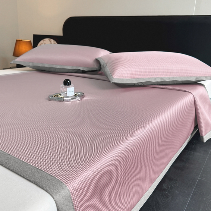 91家纺网 家纺一手货源 找家纺 红嘴企鹅2025新款千鸟格提花冰丝凉席（量大可聊） 千鸟格-提花粉