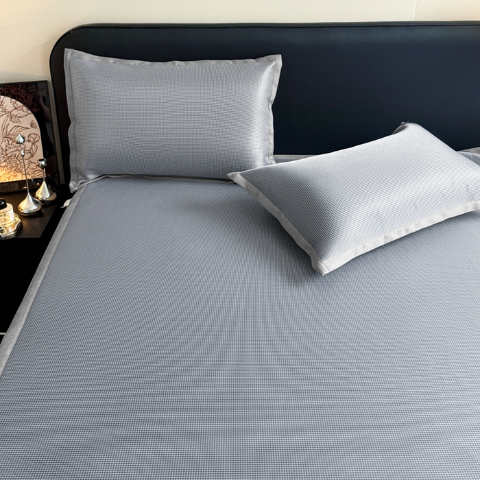 91家纺网 家纺一手货源 找家纺 红嘴企鹅2025新款千鸟格提花冰丝凉席（量大可聊） 千鸟格-提花灰