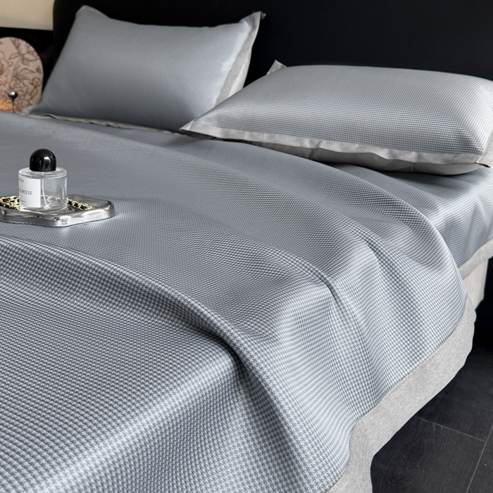 91家纺网 家纺一手货源 找家纺 红嘴企鹅2025新款千鸟格提花冰丝凉席（量大可聊） 千鸟格-提花灰