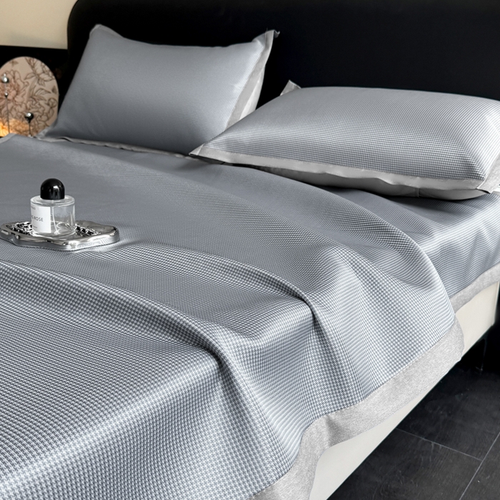 91家纺网 家纺一手货源 找家纺 红嘴企鹅2025新款千鸟格提花冰丝凉席（量大可聊） 千鸟格-提花灰