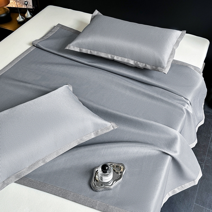 91家纺网 家纺一手货源 找家纺 红嘴企鹅2025新款千鸟格提花冰丝凉席（量大可聊） 千鸟格-提花灰