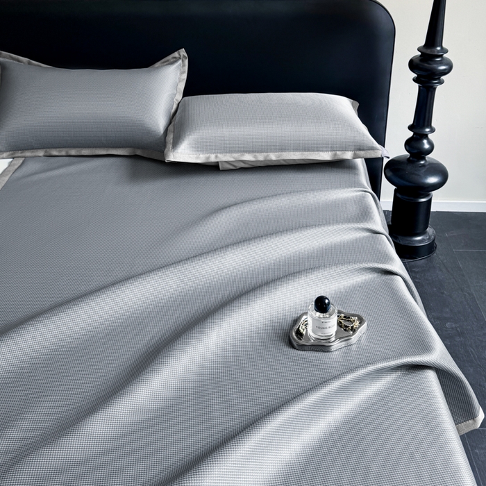 91家纺网 家纺一手货源 找家纺 红嘴企鹅2025新款千鸟格提花冰丝凉席（量大可聊） 千鸟格-提花灰