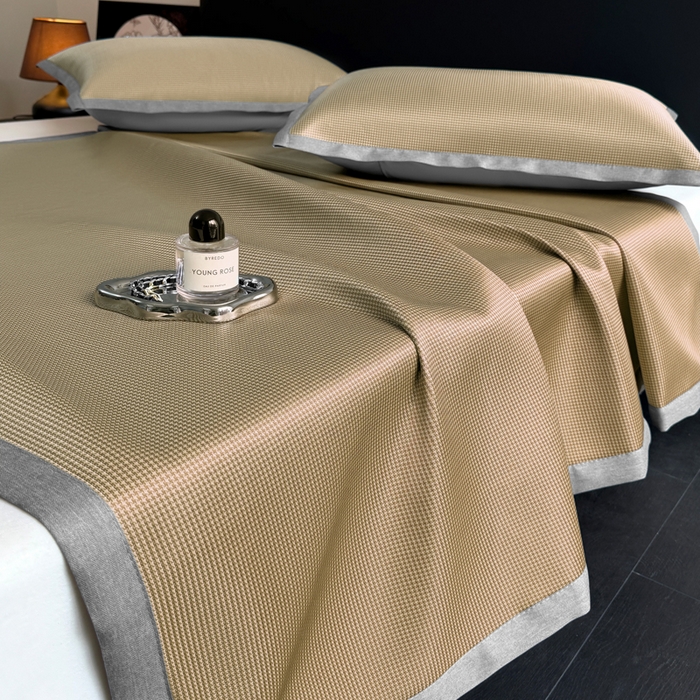 91家纺网 家纺一手货源 找家纺 红嘴企鹅2025新款千鸟格提花冰丝凉席（量大可聊） 千鸟格-提花咖