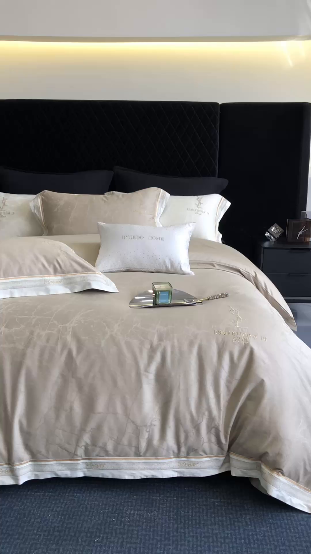 91家纺网 家纺一手货源 找家纺 馨蕊家居 2025新款全棉提花四件套-慕奈 慕奈-灰湖绿