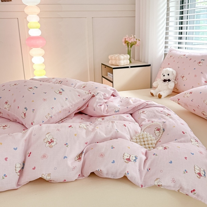 91家纺网 家纺一手货源 找家纺 卓缦家纺 2025新款-A类全棉纯棉双层纱小清新印花单被套单枕套学生单被套 被套单件单枕套 假日甜心猫-粉色