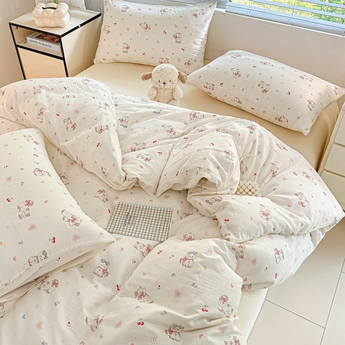 91家纺网 家纺一手货源 找家纺 卓缦家纺 2025新款-A类全棉纯棉双层纱小清新印花单被套单枕套学生单被套 被套单件单枕套 假日甜心猫-米白