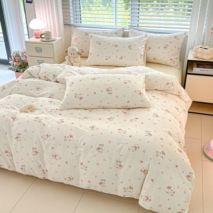 91家纺网 家纺一手货源 找家纺 卓缦家纺 2025新款-A类全棉纯棉双层纱小清新印花单被套单枕套学生单被套 被套单件单枕套 假日甜心猫-米白