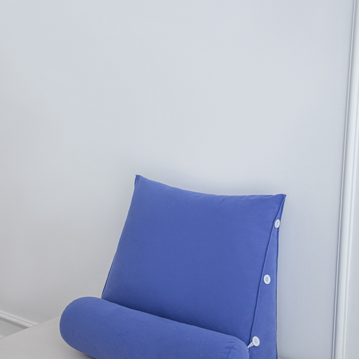 91家纺网 家纺一手货源 找家纺 沐沐家纺 2026新款仿棉绒三角靠背带头枕 宝蓝色