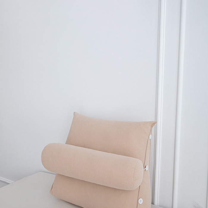 91家纺网 家纺一手货源 找家纺 沐沐家纺 2026新款仿棉绒三角靠背带头枕 杏色