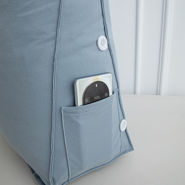 91家纺网 家纺一手货源 找家纺 沐沐家纺 2026新款仿棉绒三角靠背带头枕 烟灰蓝