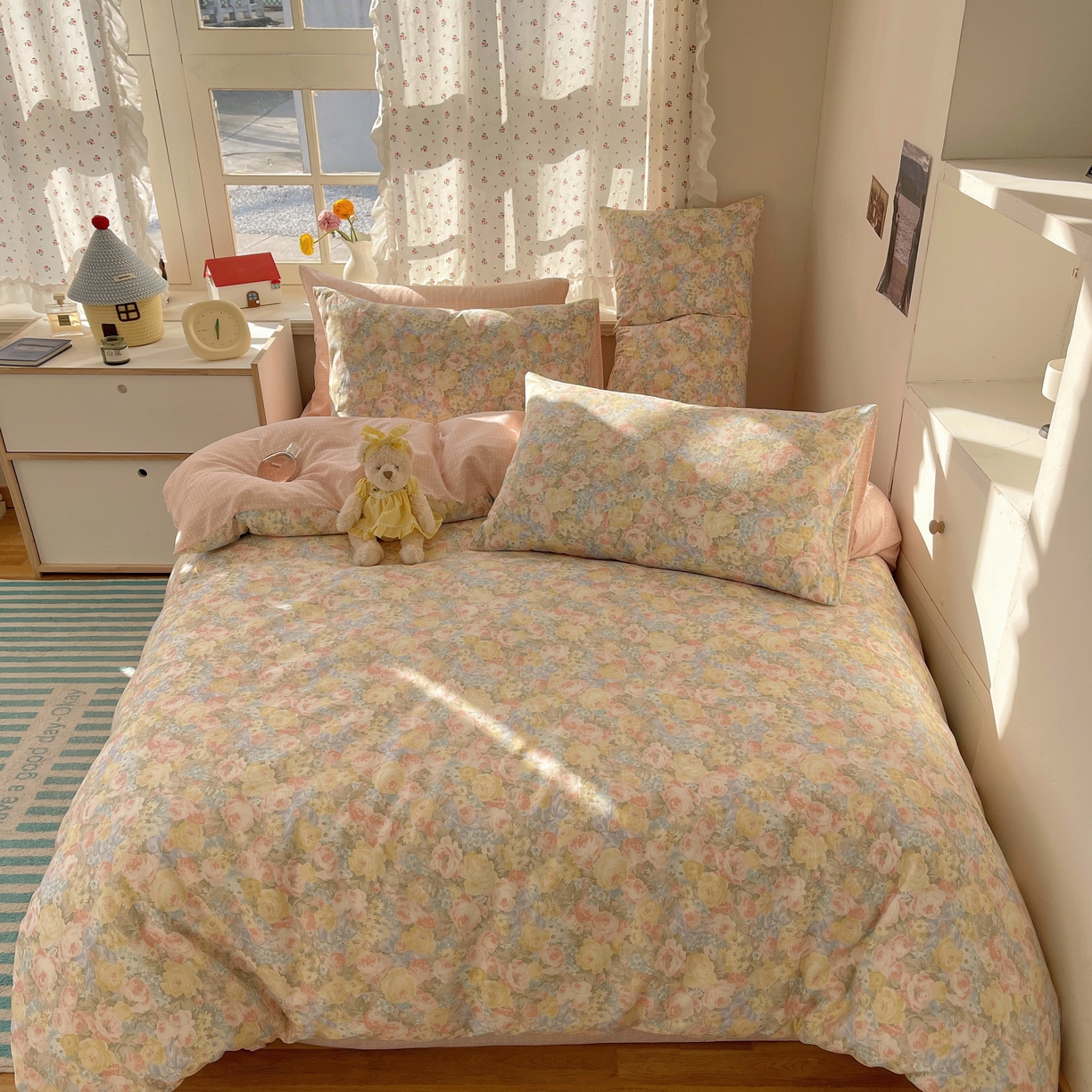 91家纺网 家纺一手货源 找家纺 （总）瑞莱 2025新款亲肤舒适全棉纯棉印花单被套系列,七彩蝴蝶结,帽子小奶狗,彩绘童话,藤蔓花影,酷卡小狗,花海油画,花仙兔