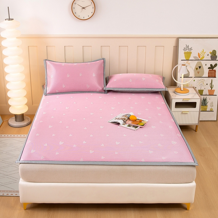 91家纺网 家纺一手货源 找家纺 莱家富 2025新款A类凉感提花冰丝凉席 心仪-粉