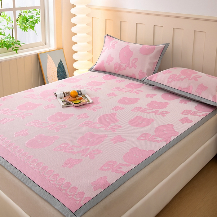 91家纺网 家纺一手货源 找家纺 莱家富 2025新款A类凉感提花冰丝凉席 快乐小熊-粉