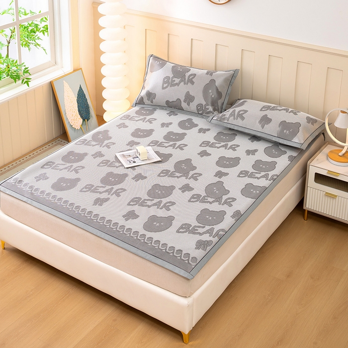 91家纺网 家纺一手货源 找家纺 莱家富 2025新款A类凉感提花冰丝凉席 快乐小熊-灰