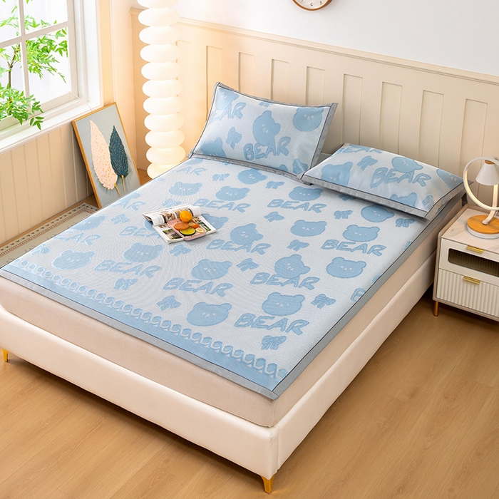 91家纺网 家纺一手货源 找家纺 莱家富 2025新款A类凉感提花冰丝凉席 快乐小熊-天蓝