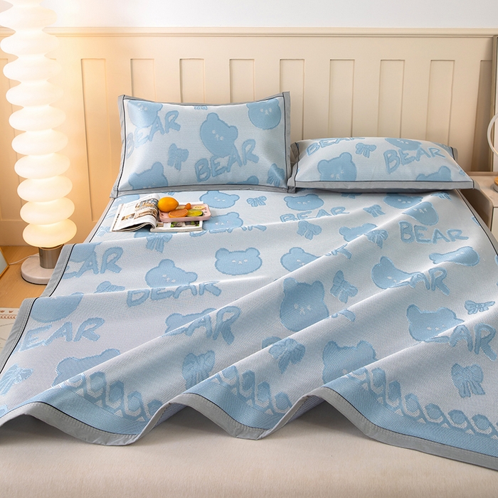 91家纺网 家纺一手货源 找家纺 莱家富 2025新款A类凉感提花冰丝凉席 快乐小熊-天蓝