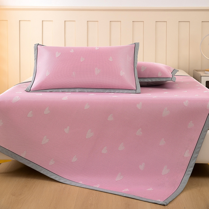 91家纺网 家纺一手货源 找家纺 莱家富 2025新款A类凉感提花冰丝凉席 心仪-粉