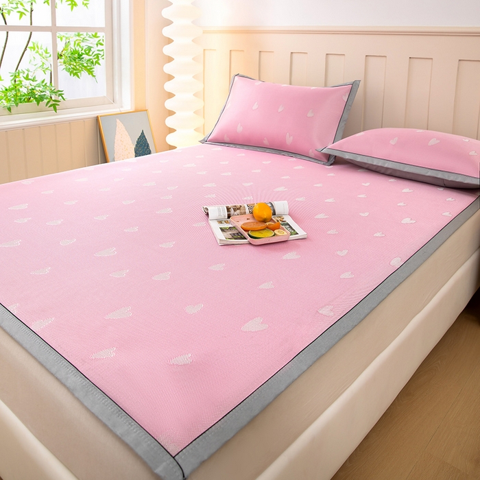 91家纺网 家纺一手货源 找家纺 莱家富 2025新款A类凉感提花冰丝凉席 心仪-粉