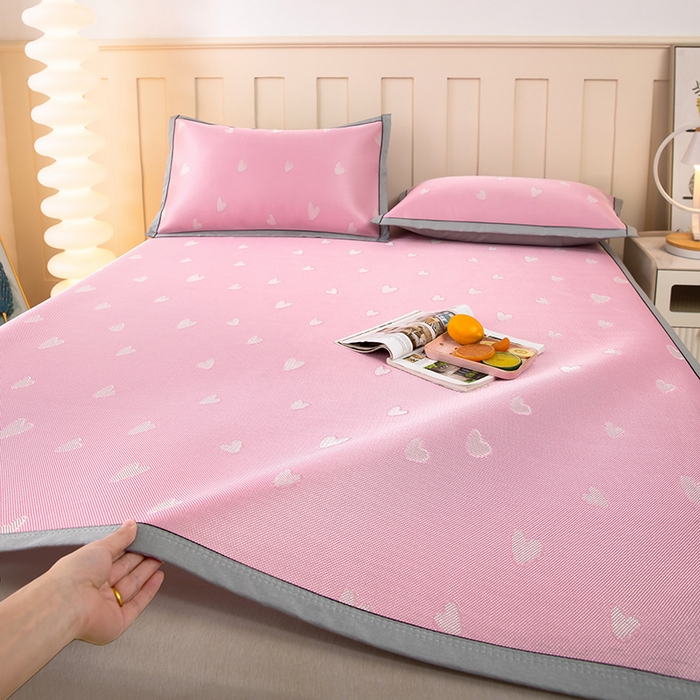 91家纺网 家纺一手货源 找家纺 莱家富 2025新款A类凉感提花冰丝凉席 心仪-粉