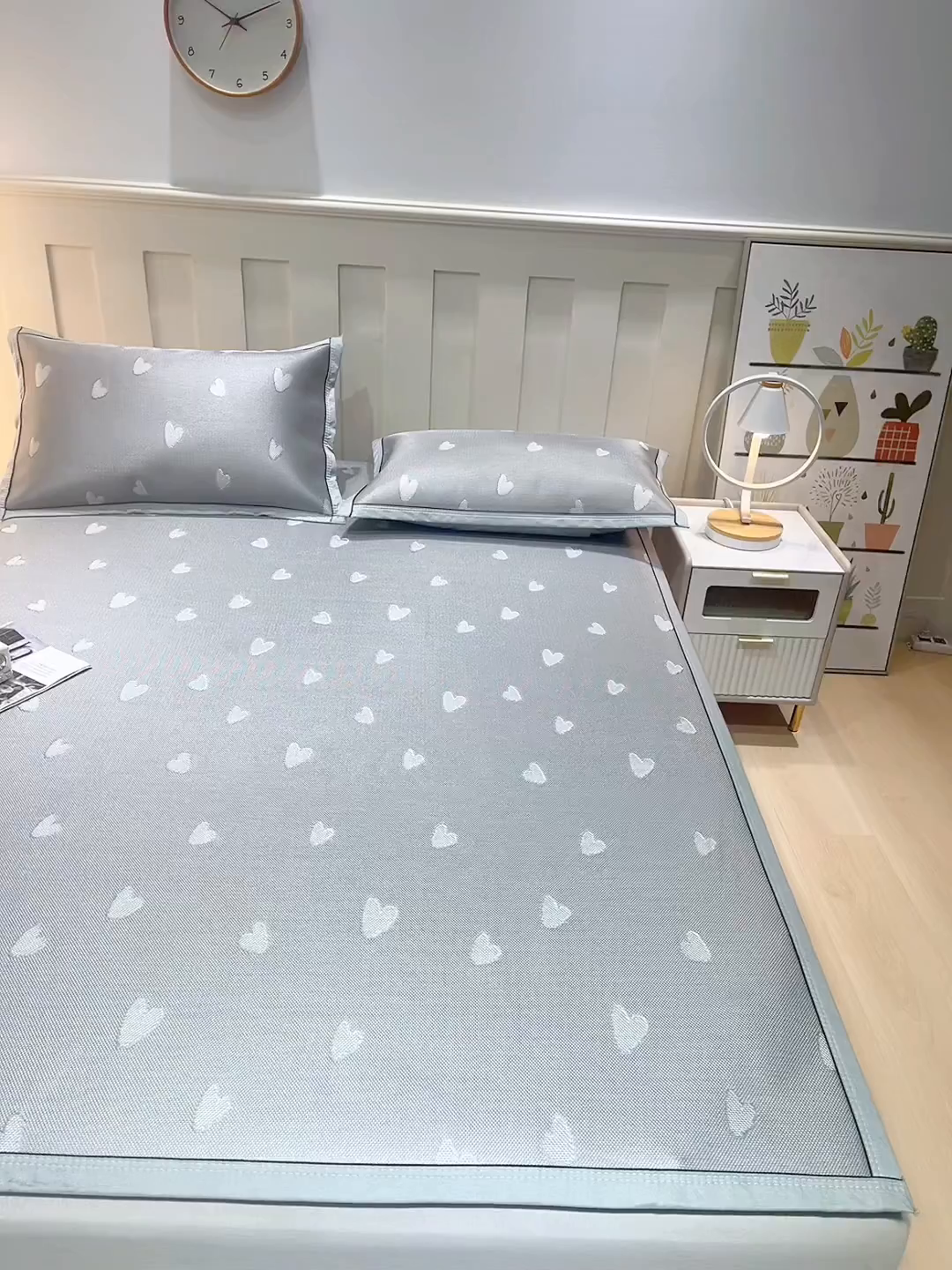 91家纺网 家纺一手货源 找家纺 莱家富 2025新款A类凉感提花冰丝凉席 心仪-灰