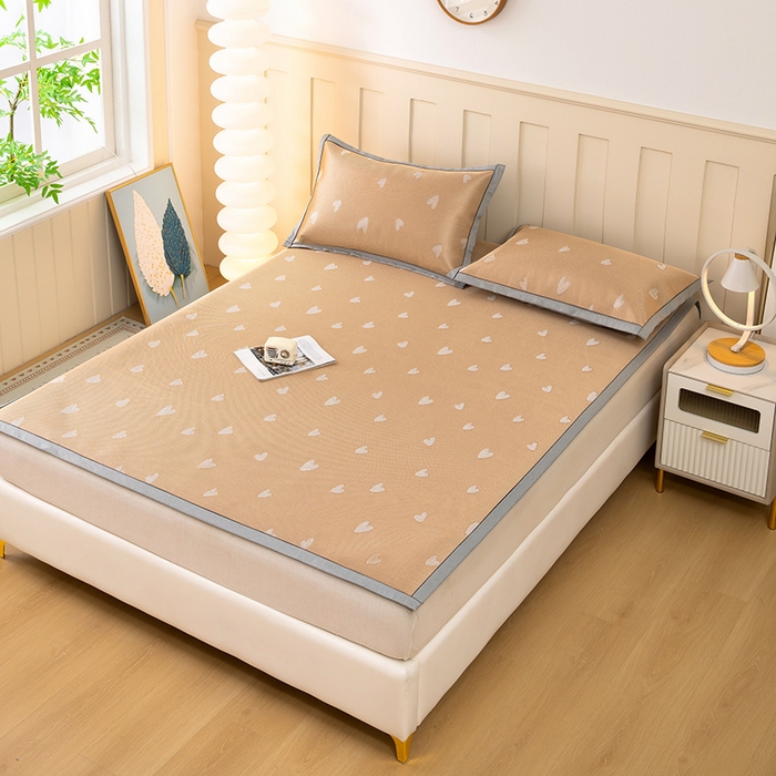 91家纺网 家纺一手货源 找家纺 莱家富 2025新款A类凉感提花冰丝凉席 心仪-奶咖