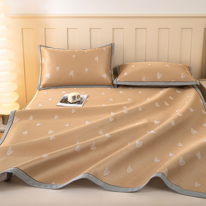 91家纺网 家纺一手货源 找家纺 莱家富 2025新款A类凉感提花冰丝凉席 心仪-奶咖