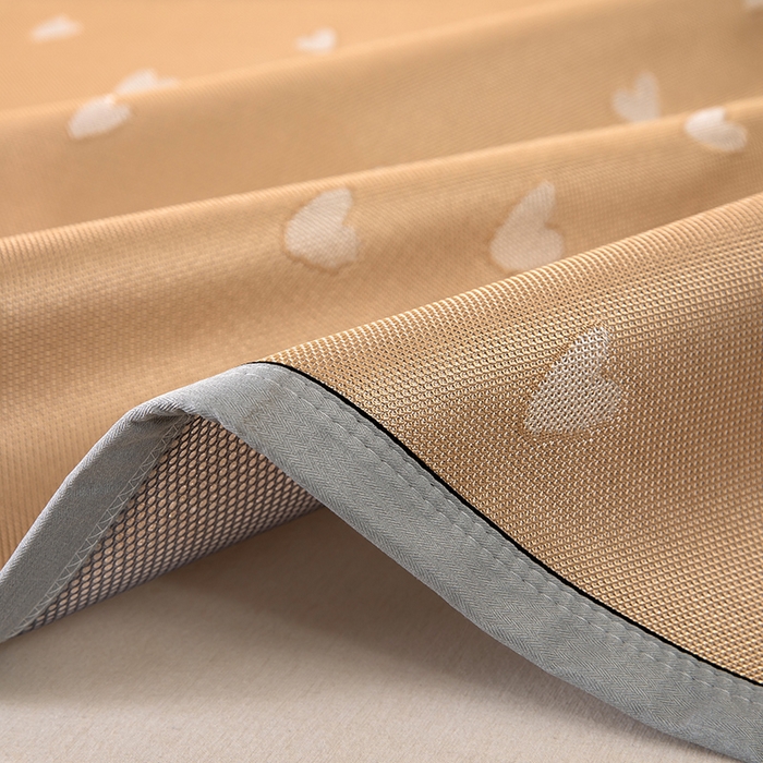 91家纺网 家纺一手货源 找家纺 莱家富 2025新款A类凉感提花冰丝凉席 心仪-奶咖