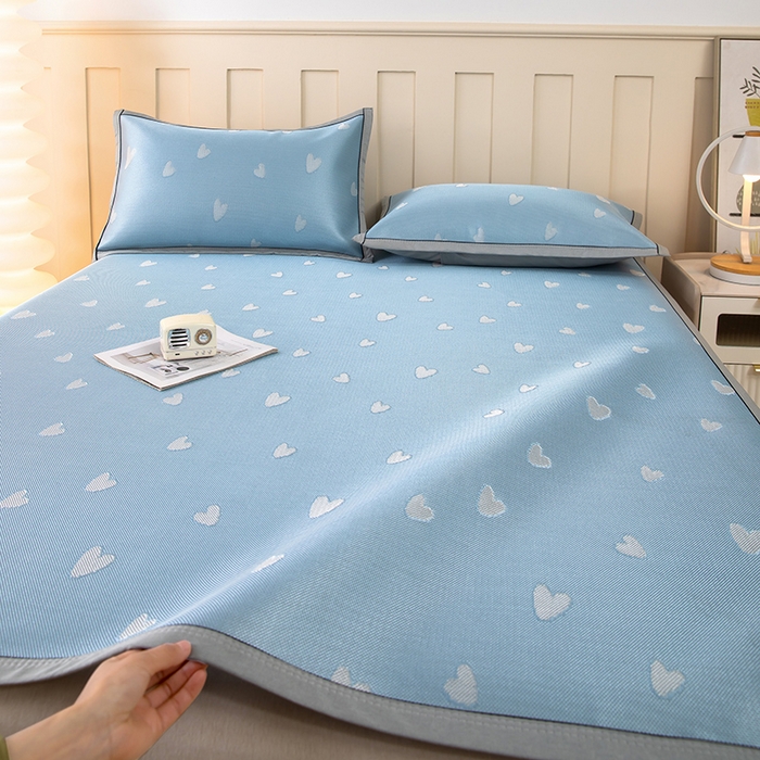 91家纺网 家纺一手货源 找家纺 莱家富 2025新款A类凉感提花冰丝凉席 心仪-天蓝