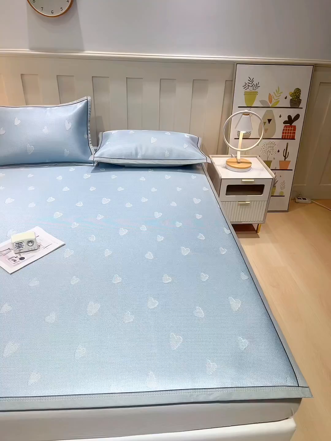 91家纺网 家纺一手货源 找家纺 莱家富 2025新款A类凉感提花冰丝凉席 心仪-天蓝