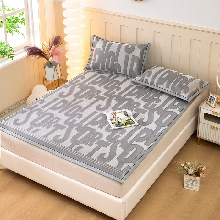 91家纺网 家纺一手货源 找家纺 莱家富 2025新款A类凉感提花冰丝凉席 字母涂鸦-灰