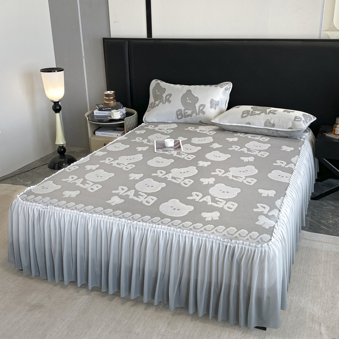 91家纺网 家纺一手货源 找家纺 莱家富 2025新款A类凉感提花冰丝凉席床裙款 快乐小熊-灰