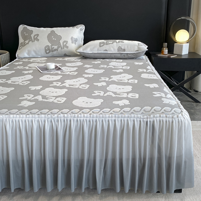 91家纺网 家纺一手货源 找家纺 莱家富 2025新款A类凉感提花冰丝凉席床裙款 快乐小熊-灰