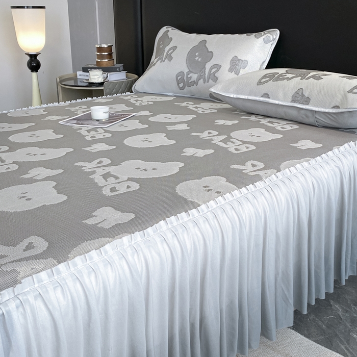 91家纺网 家纺一手货源 找家纺 莱家富 2025新款A类凉感提花冰丝凉席床裙款 快乐小熊-灰