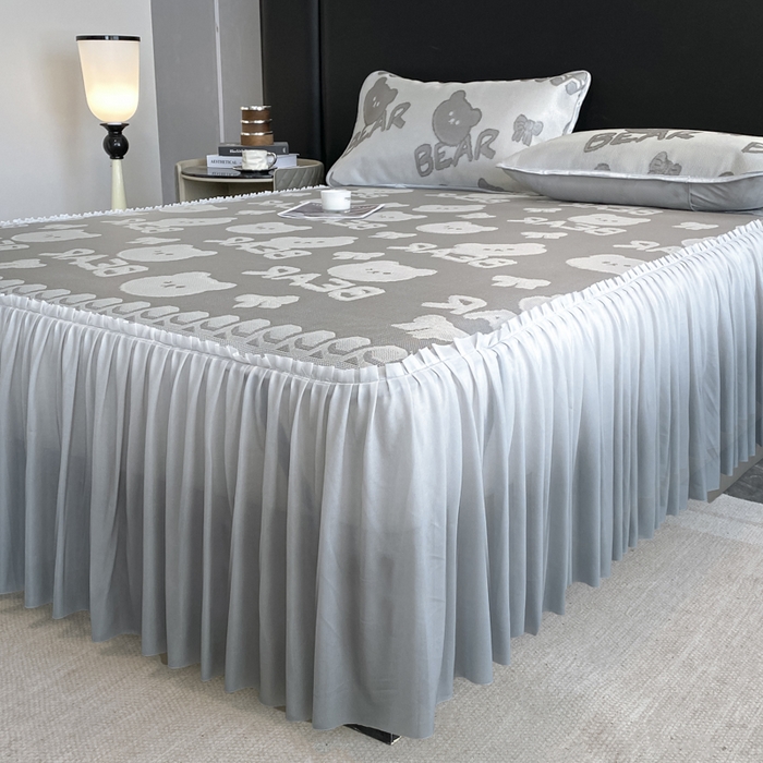 91家纺网 家纺一手货源 找家纺 莱家富 2025新款A类凉感提花冰丝凉席床裙款 快乐小熊-灰