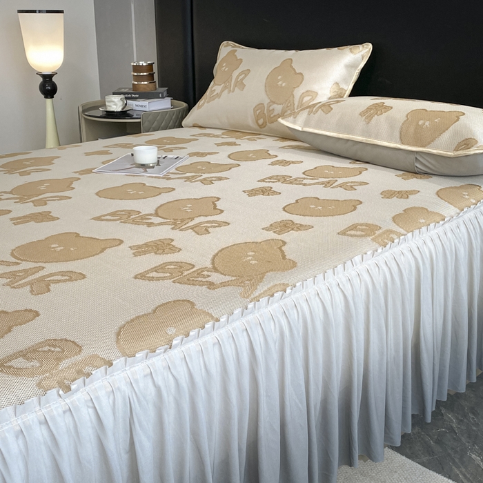 91家纺网 家纺一手货源 找家纺 莱家富 2025新款A类凉感提花冰丝凉席床裙款 快乐小熊-奶咖