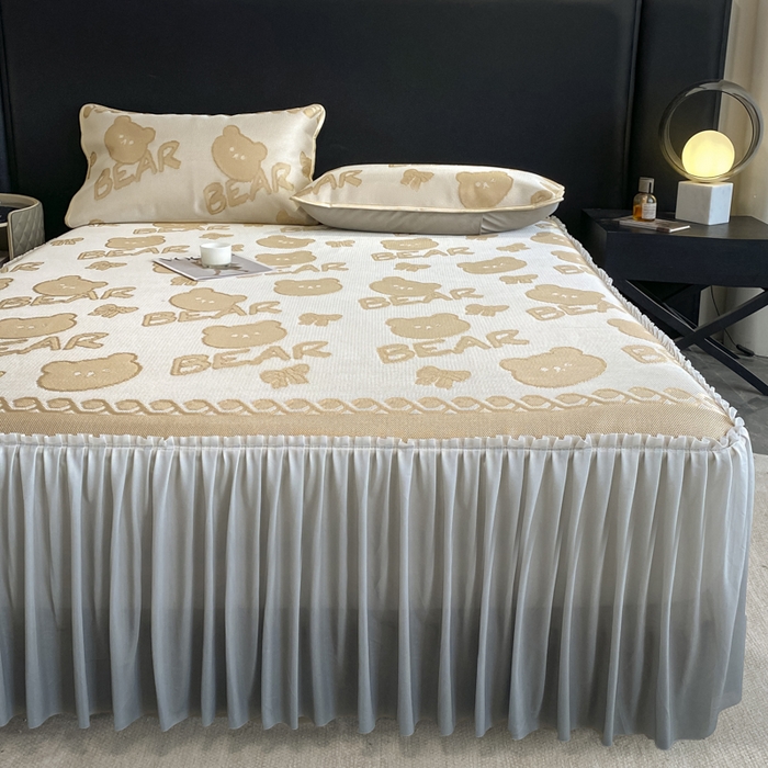 91家纺网 家纺一手货源 找家纺 莱家富 2025新款A类凉感提花冰丝凉席床裙款 快乐小熊-奶咖